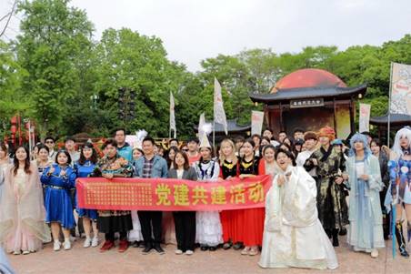 说明:D:/Users/ASUS/Desktop/合照.jpeg合照